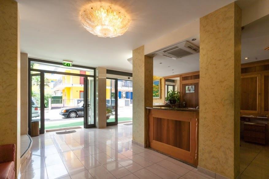 Hotel Vienna Caorle Eksteriør billede